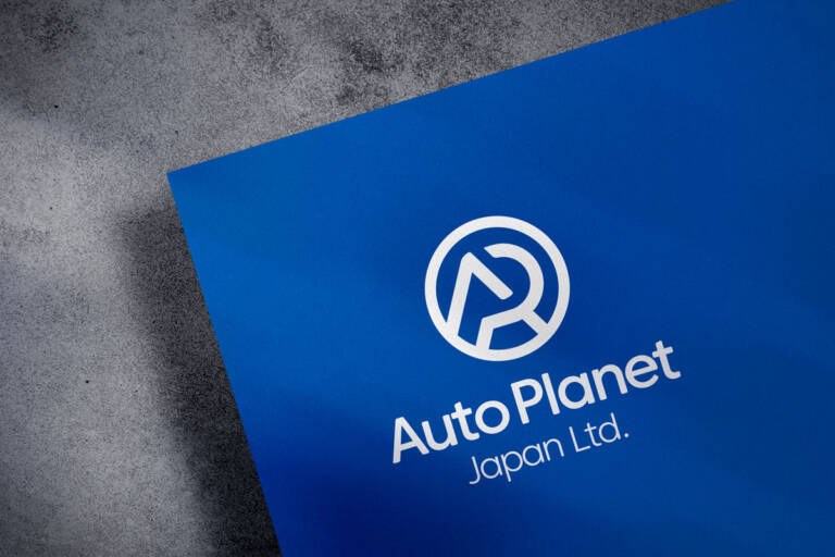 自動車・物流セクター向けに制作されたロゴデザイン。TMCreationによるプロフェッショナルな制作事例。